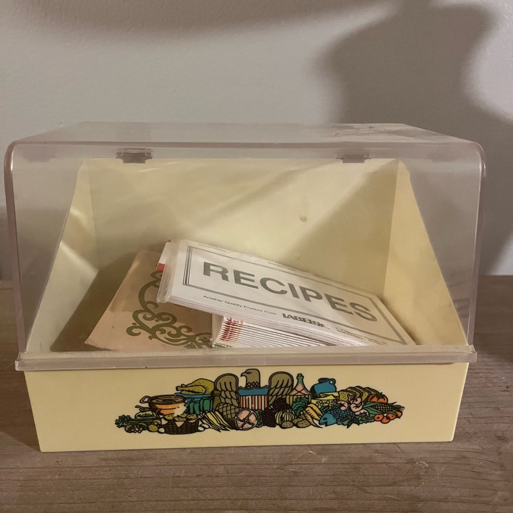 Vintage Kitchen Recipe Box Storag File Coupon Plastic America Eagle Military USA